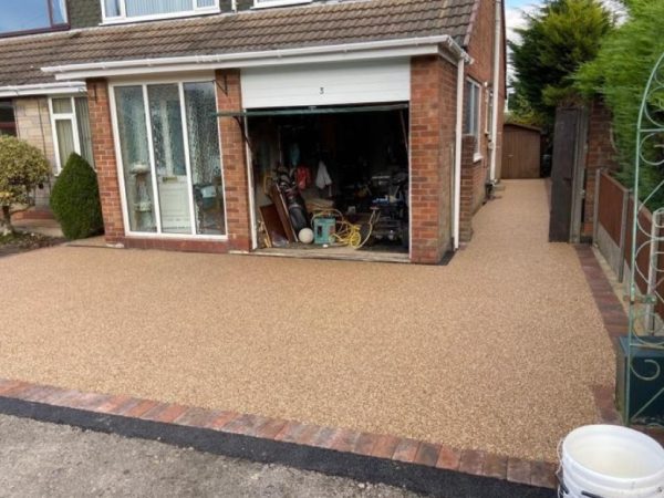 Resin driveway surfacing in Moyvane