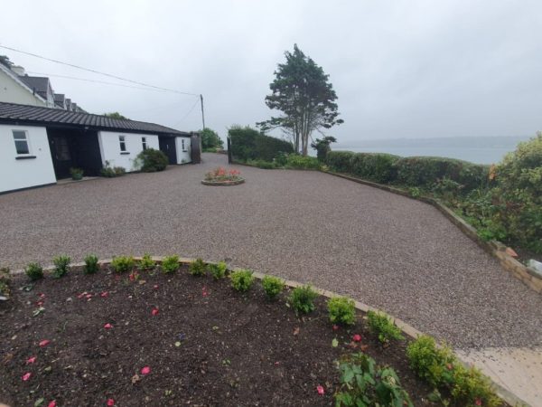 Laying a tar and chip driveway in Ballybunion