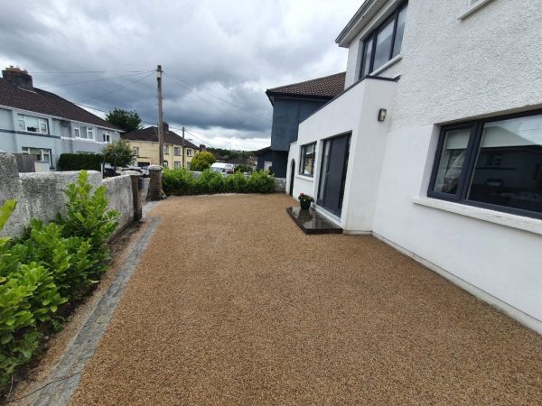 Laying a tar and chip driveway in Moyvane