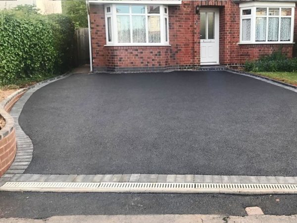 Tarmacadam installation in Tarbert